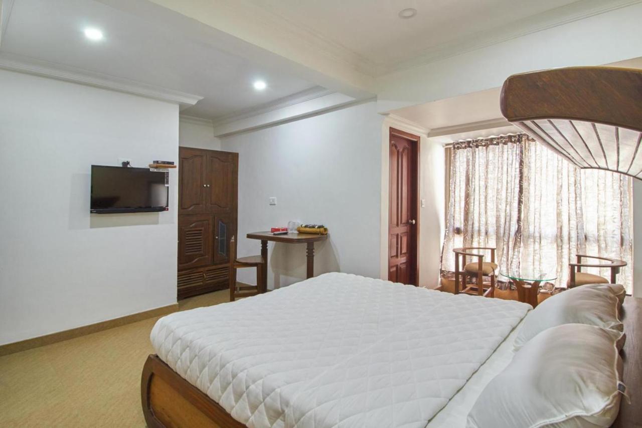 Hotel Mart View Kochi Dış mekan fotoğraf