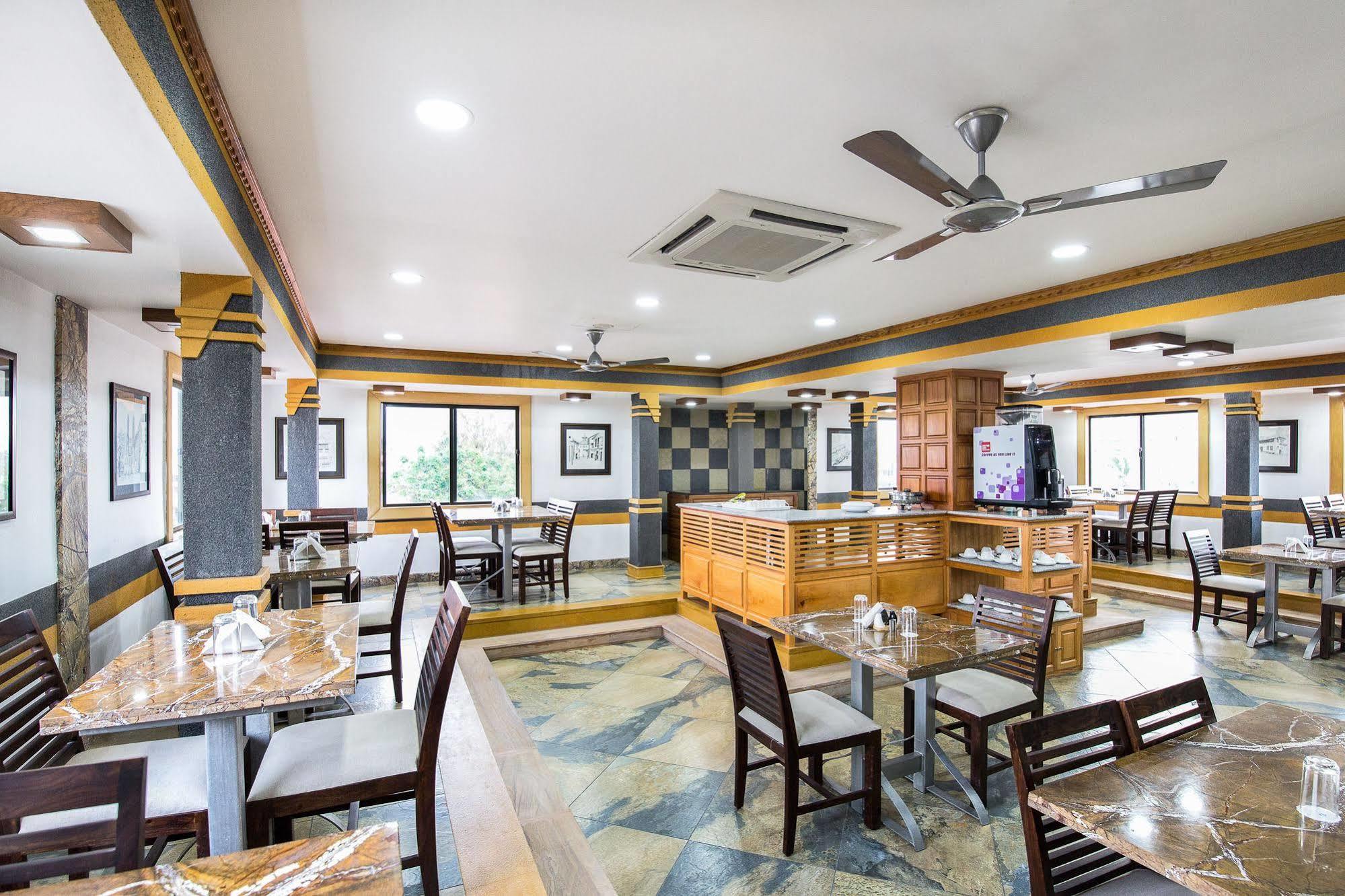 Hotel Mart View Kochi Dış mekan fotoğraf